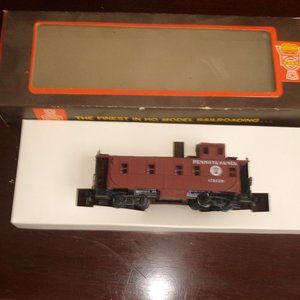 Parkway HO train car Pennsylvania 178120 caboose MIB railroad display